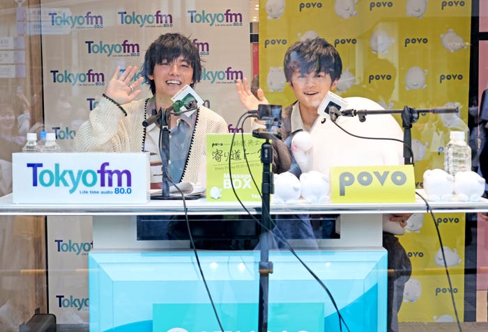 櫻井海音、鈴鹿央士@cosme TOKYOスタジオ(提供写真)