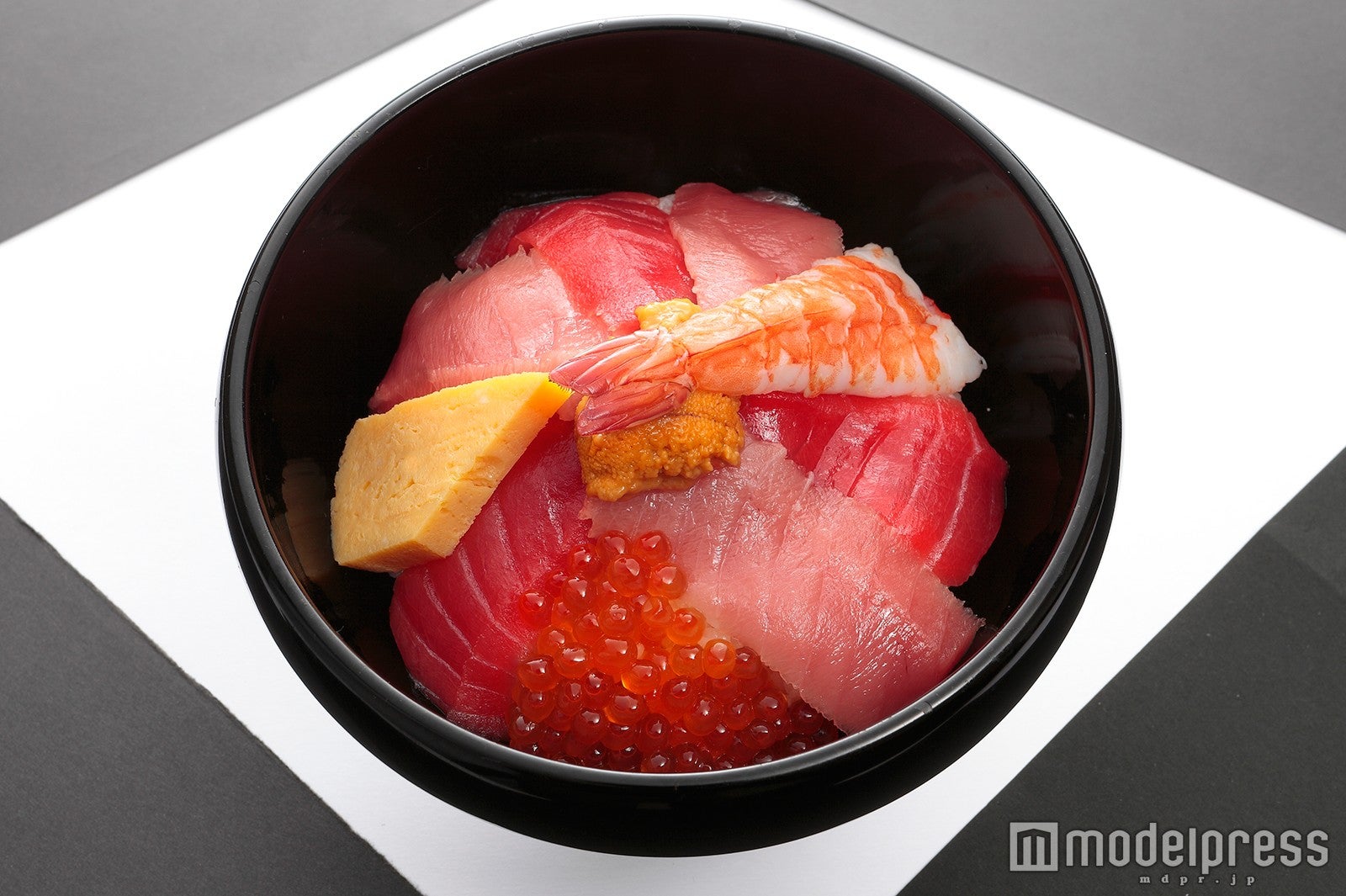 築地の極上マグロ食べ比べ丼