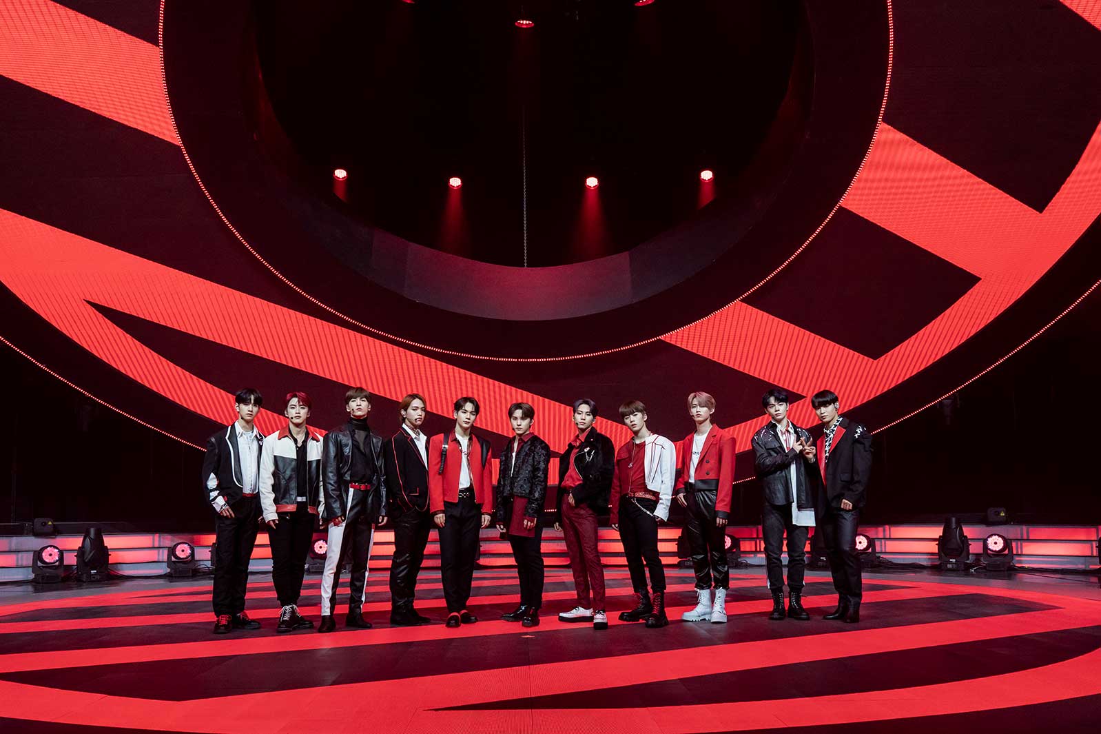 「JO1 Live Streaming Concert 『STARLIGHT DELUXE』」（C）LAPONE ENTERTAINMENT