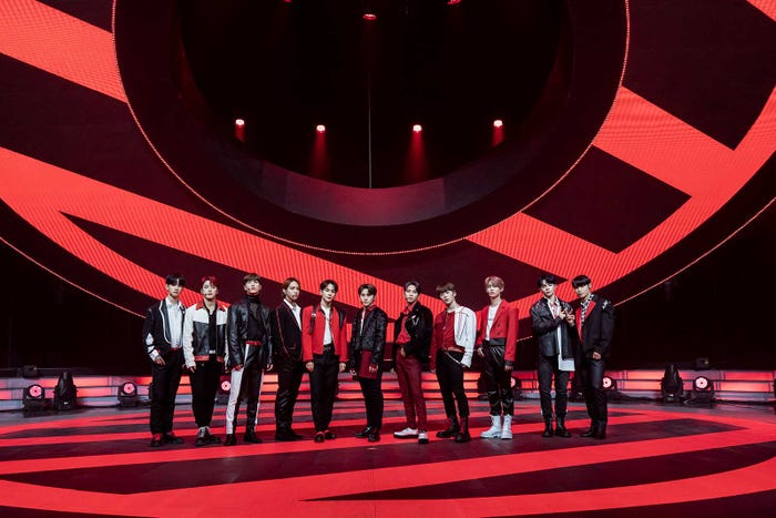 「JO1 Live Streaming Concert 『STARLIGHT DELUXE』」(C)LAPONE ENTERTAINMENT