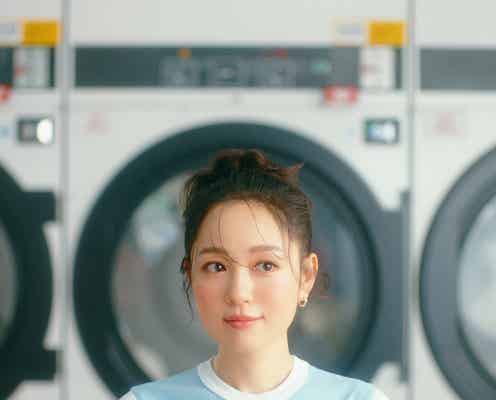 西野カナ、テニスユニフォーム×ポニテ姿披露 “恋のストーリーテラー”爽やかに演じるMV公開【また君に恋をする】