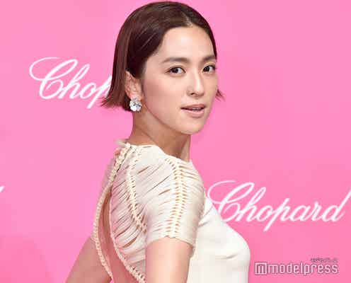 中村アン、背中ざっくり大胆ワンピで登場 サプライズバースデー祝いに感謝