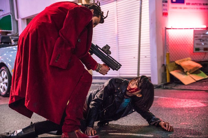 満島真之介演じる山田と夏帆演じるK(C)2017NIKKATSU