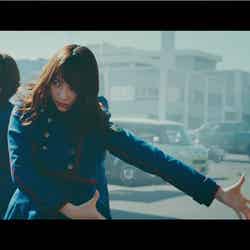欅坂46「不協和音」MVより（画像提供：ソニー・ミュージックレーベルズ）
