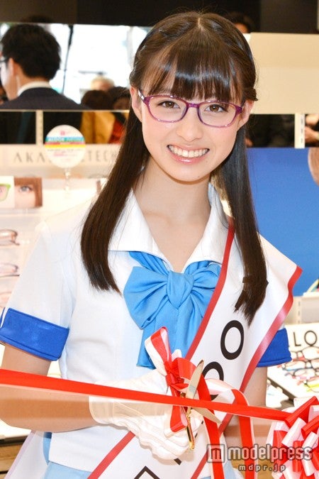 天使すぎる と話題の美少女 メガネ姿を初披露 こんな可愛い子は久しぶり と共演者も大興奮 モデルプレス 天使すぎる と話題の美少女 メガネ姿を初披露 こんな可愛い子は久しぶり と共演者も大興奮 モデルプレス