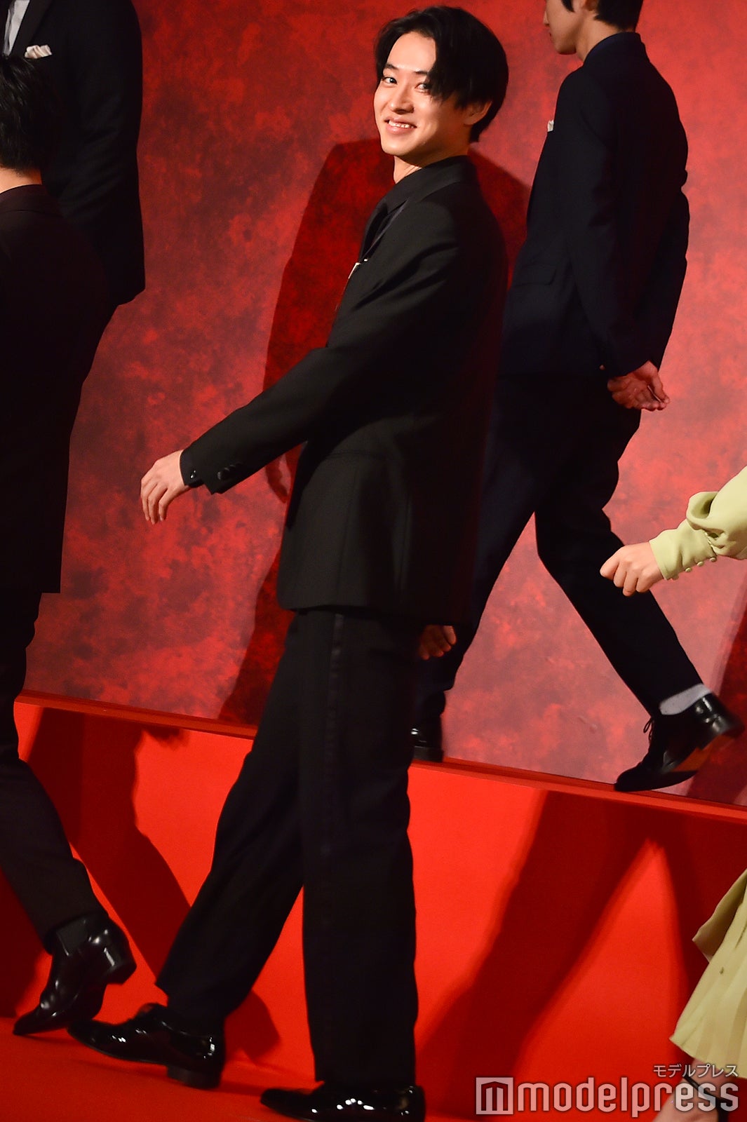 去り際の山崎賢人パート2 （C）モデルプレス