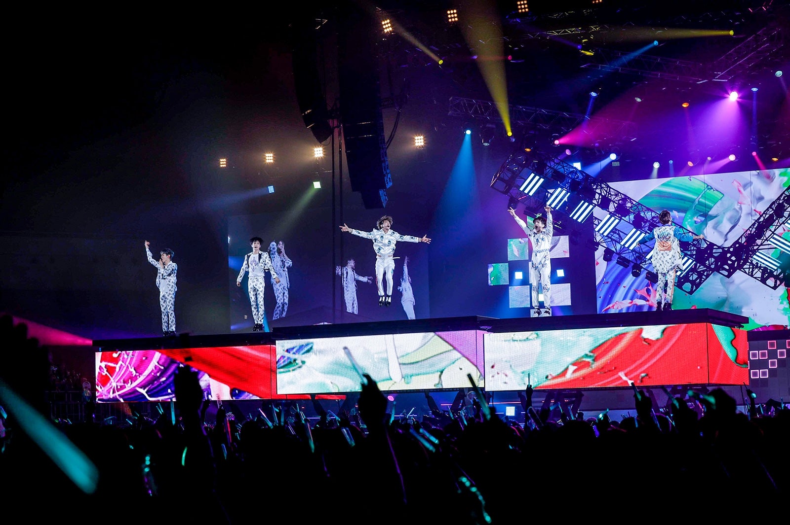SHINee「SHINee WORLD V in JAPAN」より／Photo：HAJIME KAMIIISAKA