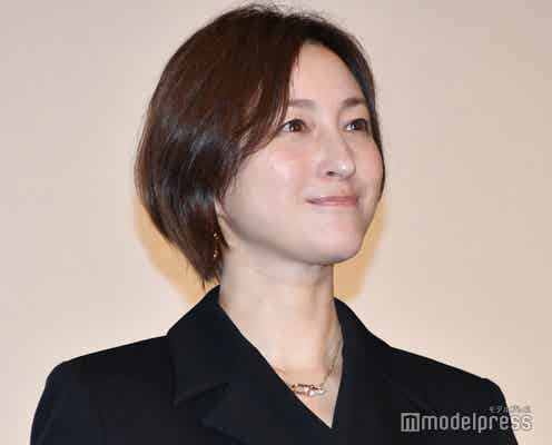 広末涼子、大胆衣装で美背中披露<最後まで行く>
