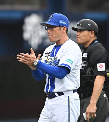 DeNA・相川監督が遅延行為で退場処分 監督就任後初めて 宮崎が打撃妨害を訴えるも認められず