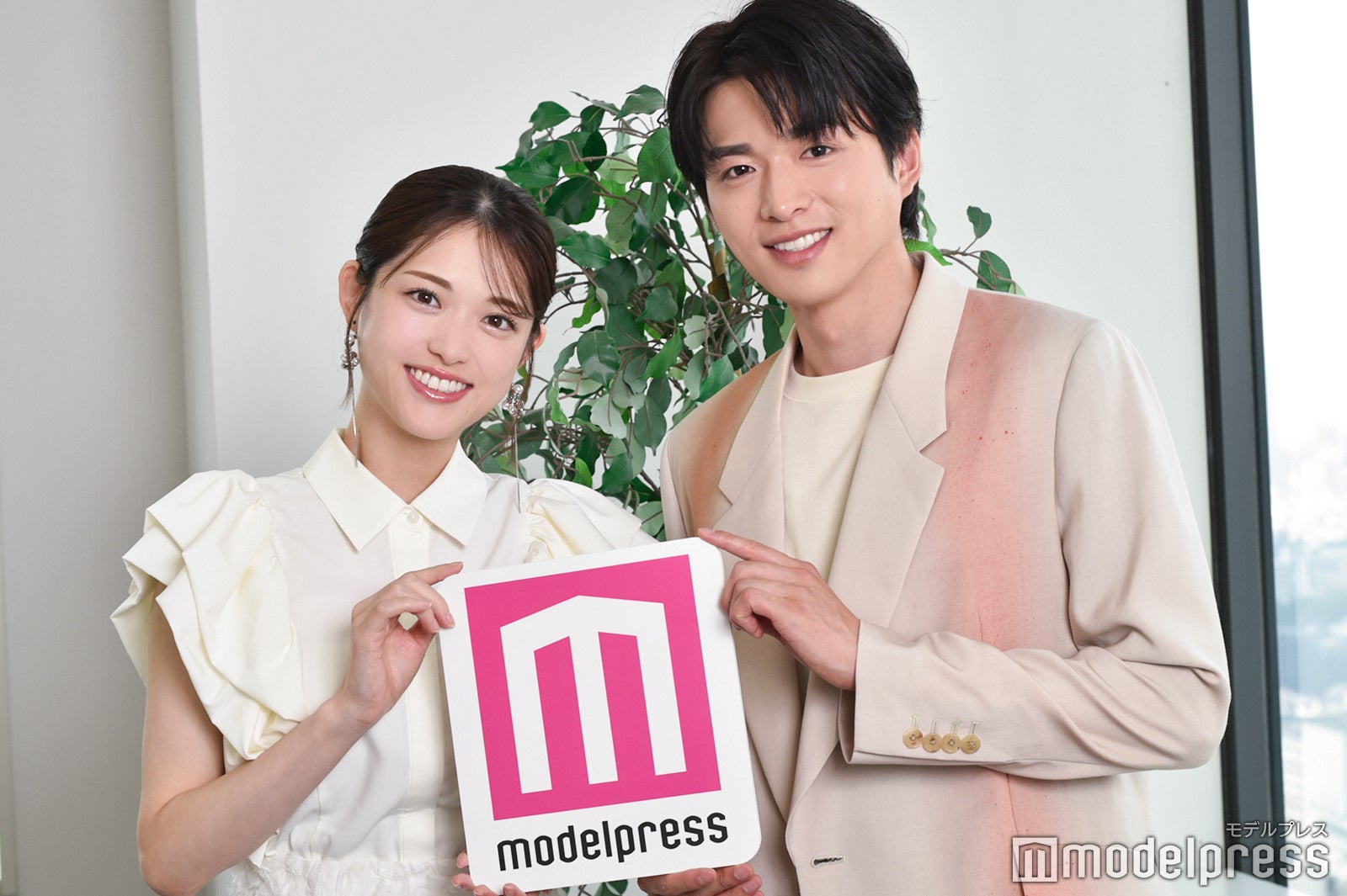 松村沙友理、白洲迅（C）モデルプレス