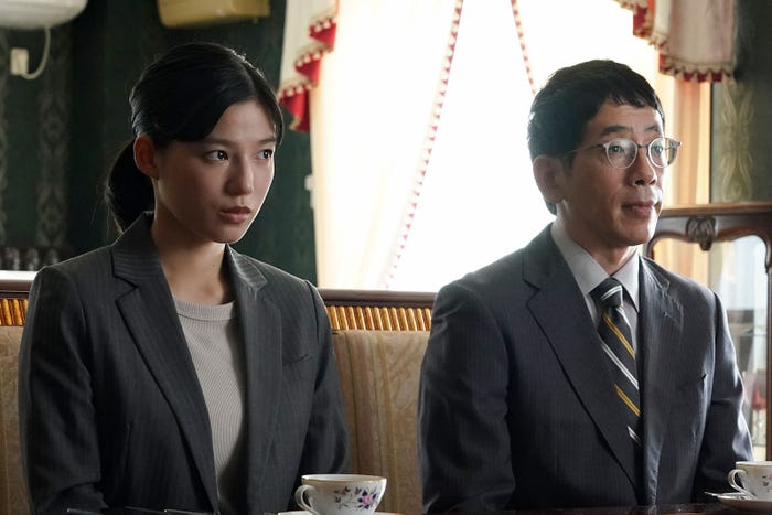 石井杏奈、野間口徹「彼女たちの犯罪」第3話より(C)読売テレビ