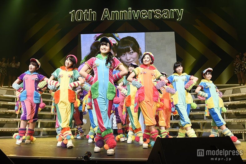 「AKB48リクエストアワーセットリストベスト1035 2015」22日公演より（C）AKS