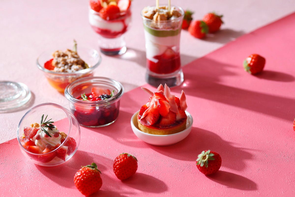 ウェスティンホテル東京「ストロベリー デザートブッフェ」会期中に計100種超の苺デザートを堪能