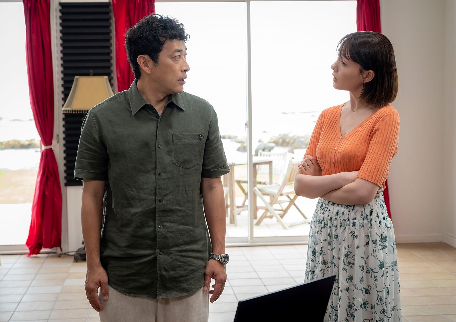 迫田孝也、トリンドル玲奈／「魔法のリノベ」第3話より（C）カンテレ