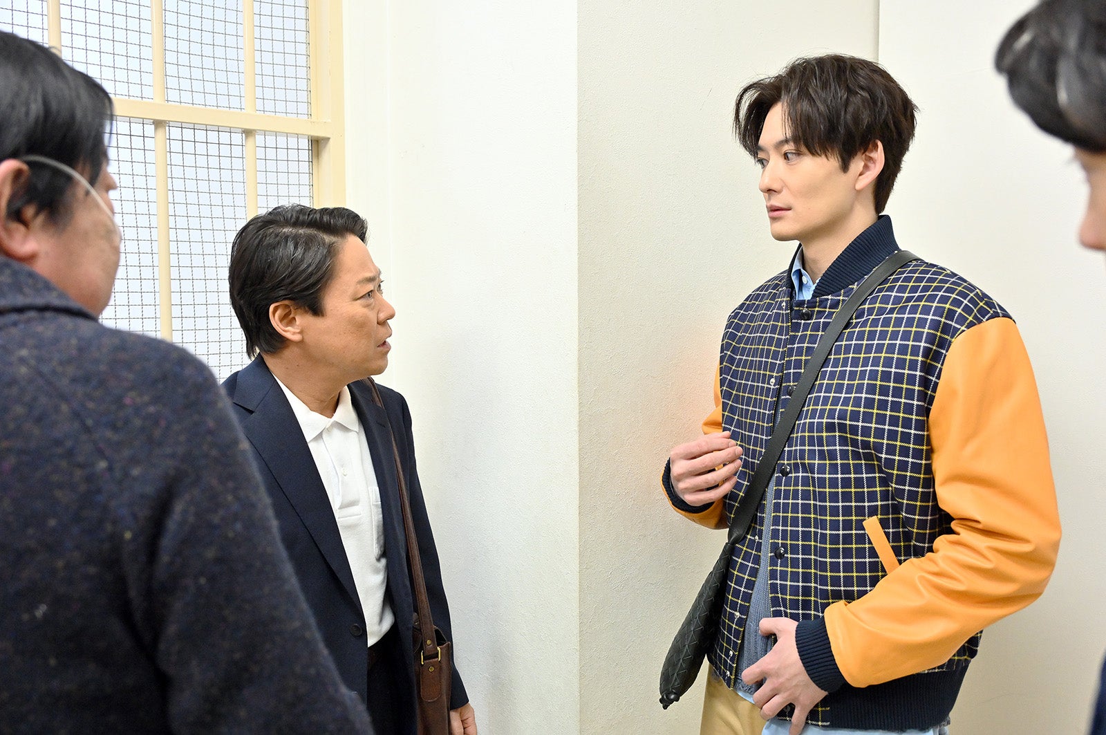 阿部サダヲ、岡田将生「不適切にもほどがある！」第7話より（C）TBS