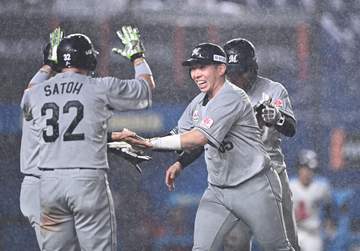 ロッテ・寺地が決勝満塁弾「1点欲しいところで良いバッティングができた」逆転勝ちで4位浮上、楽天戦勝ち越し決定