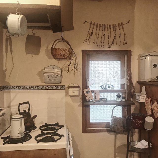 大正ロマンを感じるモダンなインテリア実例集 賃貸でも出来るおしゃれな部屋作り モデルプレス