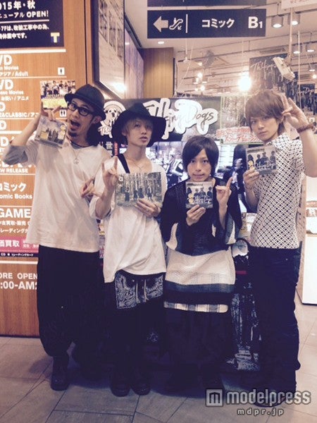 CDショップ行脚の様子