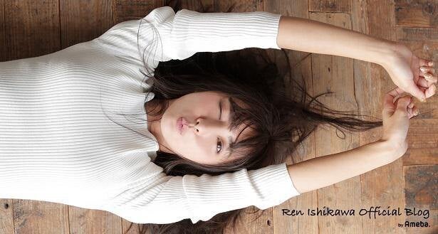 石川恋 引き締まった縦割れ腹筋 披露 美ボディ際立つshotに称賛の声 セクシー 美術的 モデルプレス 石川恋 引き締まった縦割れ腹筋 披露 美ボディ際立つshotに称賛の声 セクシー 美術的 モデルプレス
