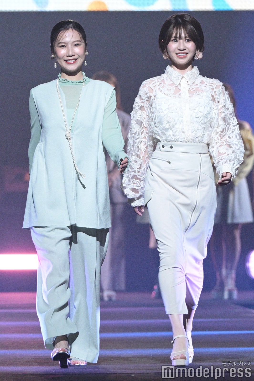 藤本紅美OHKアナウンサー、森夏美OHKアナウンサー（C）モデルプレス