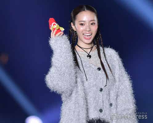 中町綾、ニーハイソックス姿で冬っぽコーデ 三つ編みヘアがキュート<TGC 北九州 2023>