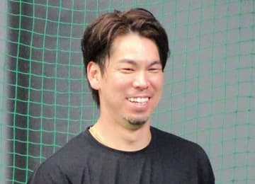 「マエケンさんのお金で焼肉を食べる会」楽天後輩が満面笑みの4ショット投稿に反響「写真最高」「よき先輩が入ってくれたね」