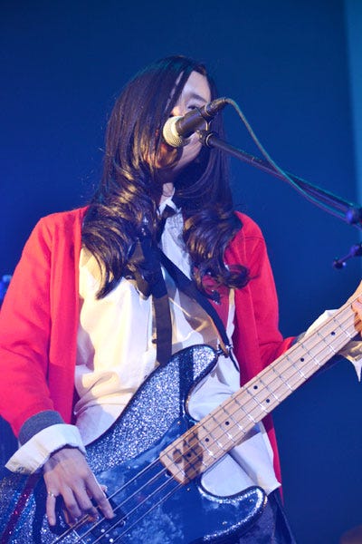 ボーカル・ギターのHARUNA