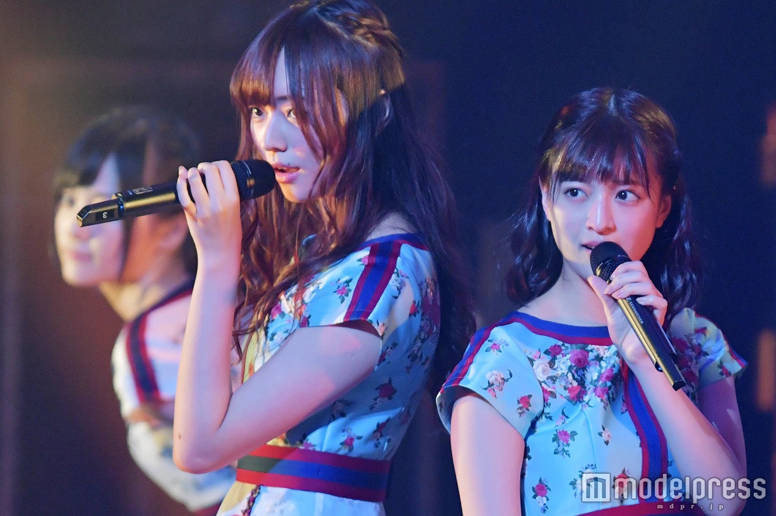 梅澤美波、吉田綾乃クリスティー（C）モデルプレス