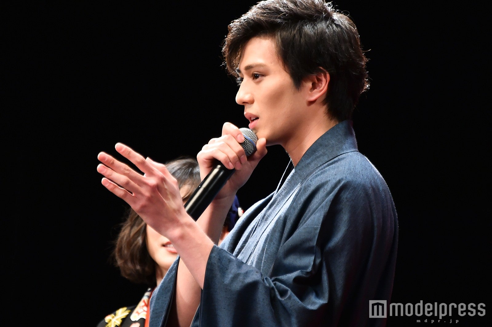 「待つよ」新田真剣佑 （C）モデルプレス