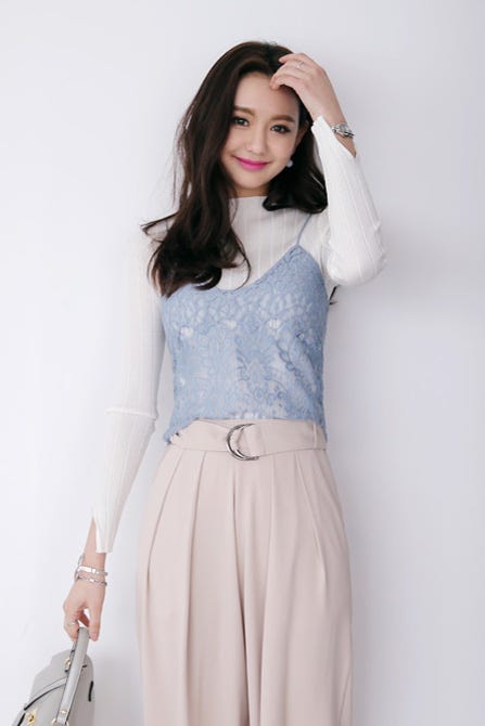 ジグザグヘムレースパターンビスチェ「DHOLIC」2,948円 (税込)/画像提供:DHOLIC