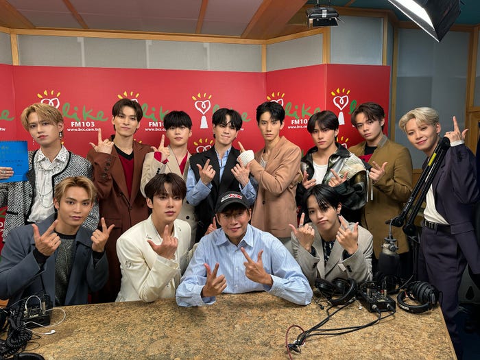 JO1/ラジオ出演(C)LAPONE Entertainment