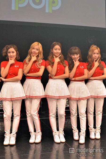 左から：Cho-A（チョア）、ELLIN（エリン）、Gum-Mi（グンミ）、So-Yul（ソユル）、WAY（ウェイ）／CRAYONPOP