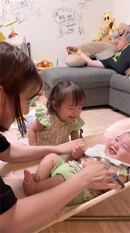 西野未姫、子どもたちとじゃれ合う姿に反響「なんて幸せな光景」「見てるだけで笑顔になる」