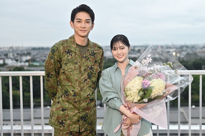 町田啓太、白石麻衣(C)フジテレビ