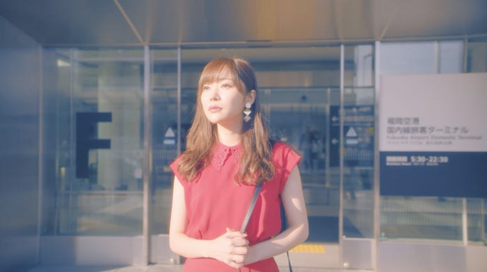 指原莉乃/HKT48「いつだってそばにいる」MVより(C)AKS