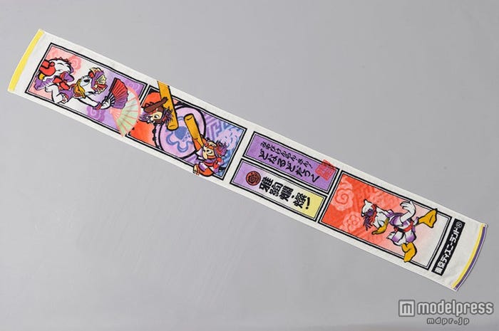ロングタオル¥1000(7月8日より販売開始)(C)Disney