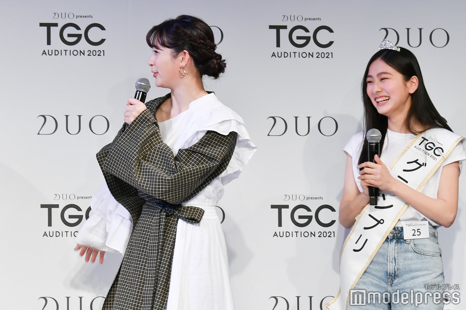 足立梨花、寺島季咲さん（C）モデルプレス