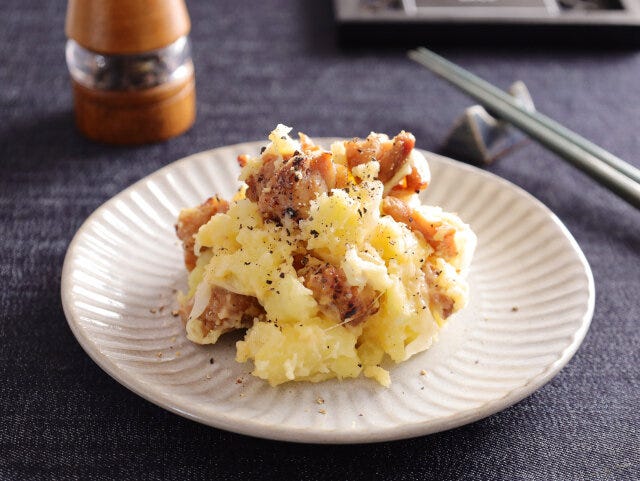 焼鳥とブラックペッパーのポテトサラダ