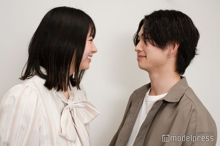 吉田伶香、綱啓永(C)モデルプレス
