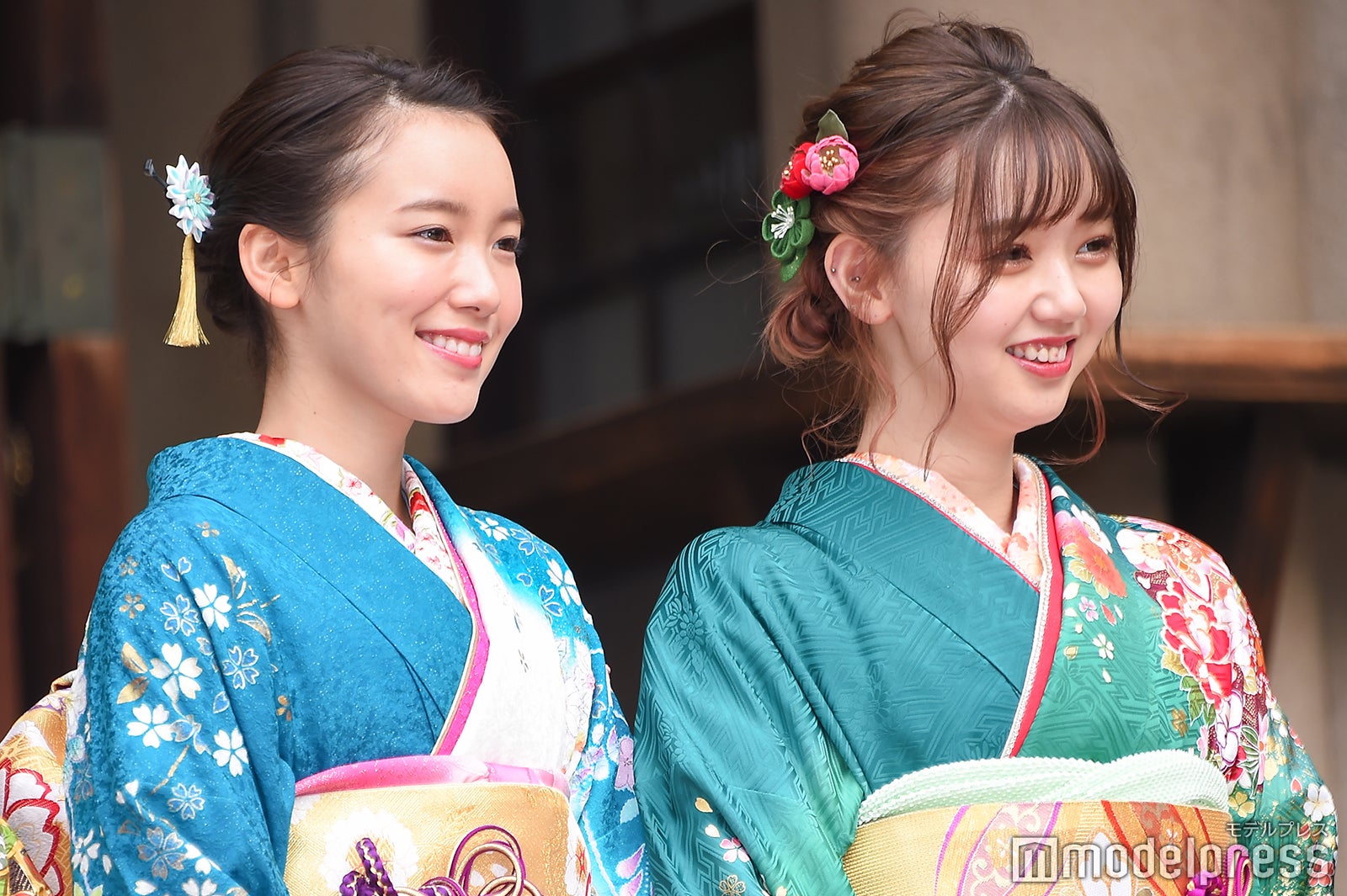 飯豊まりえ、江野沢愛美 （C）モデルプレス