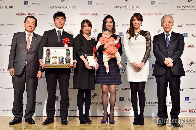 水野美紀（右から二番目）