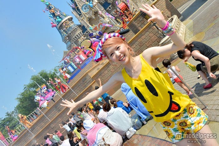 音楽に乗せて踊れば楽しさ倍増/モデル:河西里音