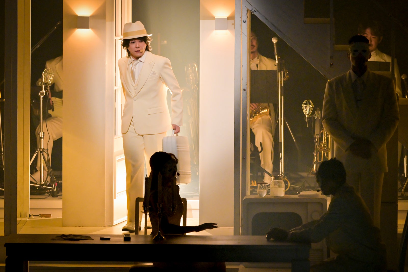 「Mrs. GREEN APPLE // The White Lounge ㏌ CINEMA」劇中カット／撮影：古溪一道