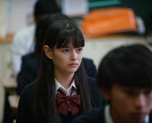 ドラマ「明日の約束」でひときわ存在感放つ美女 菅田将暉とCM共演も<夏子>