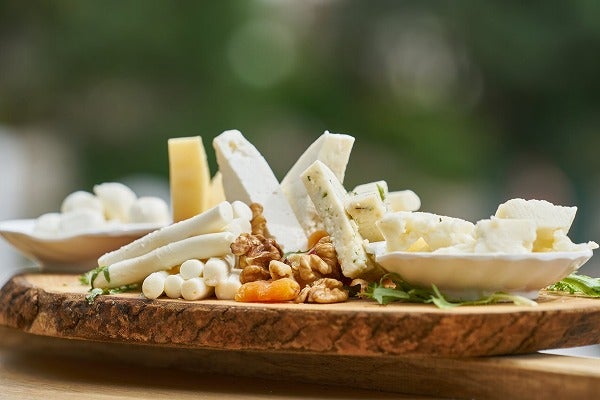 秋の夜長 ワイン片手にチーズはいかが 種類別 チーズ を使った簡単レシピ モデルプレス