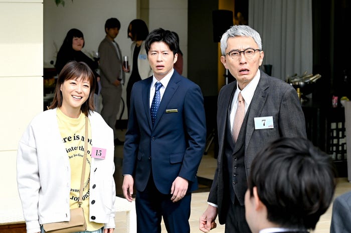 上野樹里、田中圭、松重豊/「持続可能な恋ですか?~父と娘の結婚行進曲~」第1話より(C)TBS