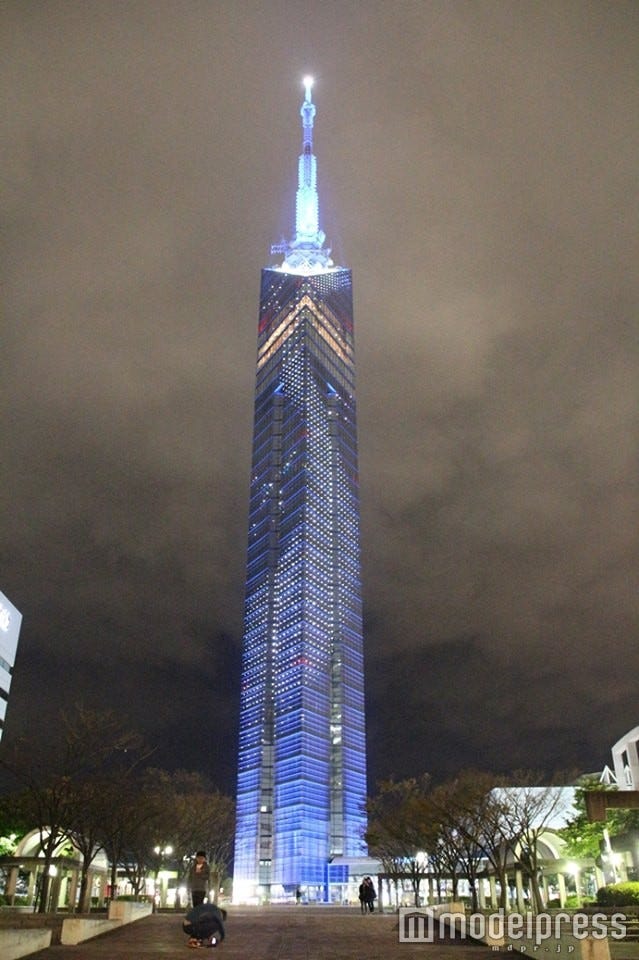 福岡タワーに天の川イルミ輝く 七夕にはロマンチックなハートイルミも