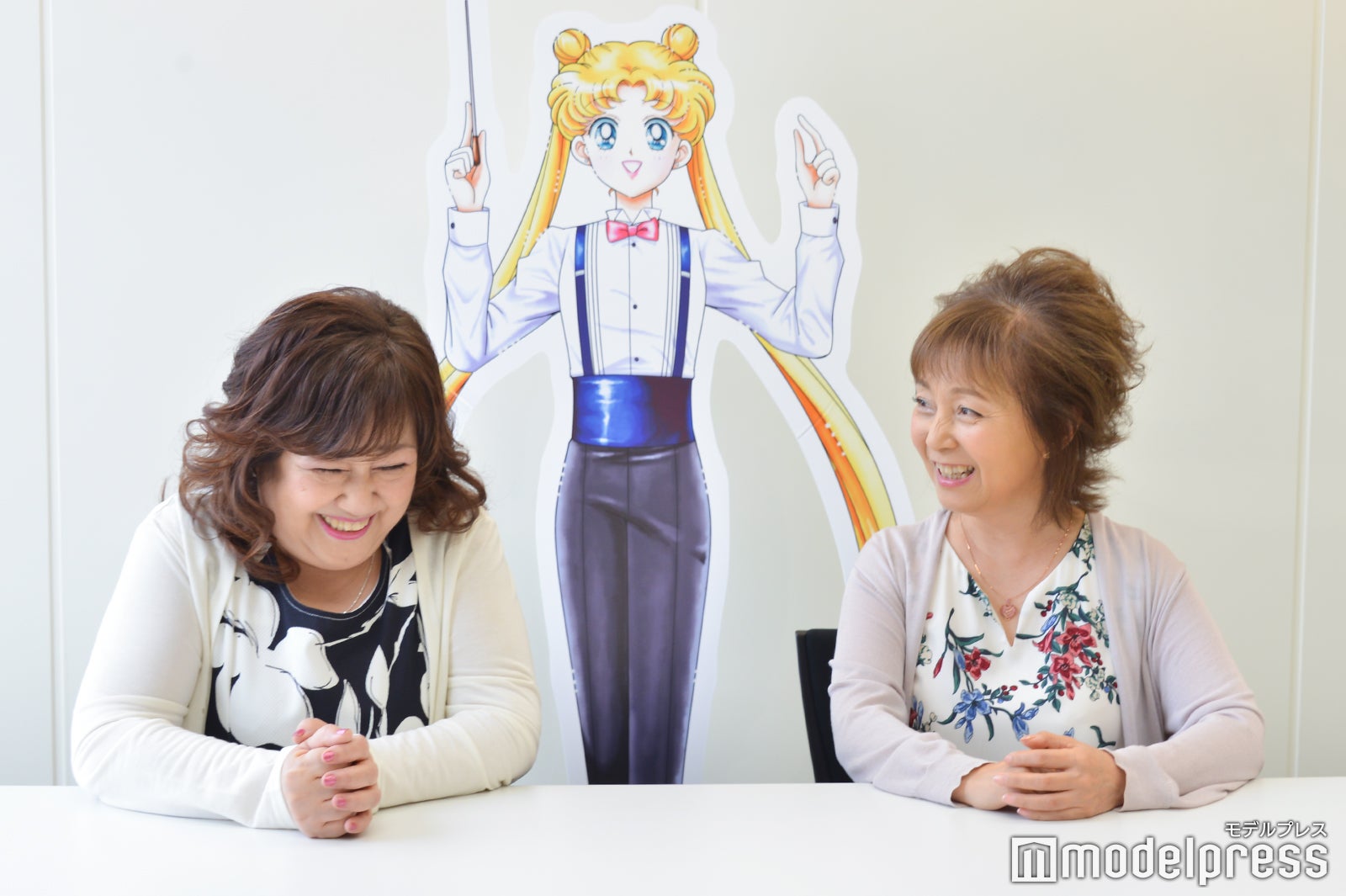 （左から）小坂明子、堀江美都子 （C）モデルプレス