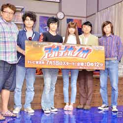 （左から）福田雄一監督、安田顕、柳楽優弥、山本美月、ムロツヨシ、中村倫也