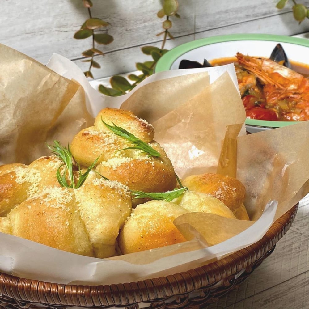 セイボリーガーリックノット